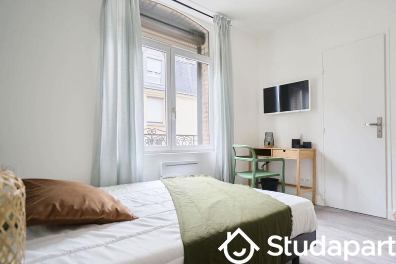 Chambre - 11 m² - 1 pièce