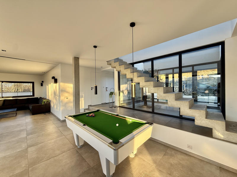 Villa - 300 m² - 9 pièces