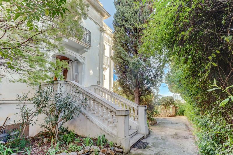 Maison de maîtres - 324 m² - 12 pièces