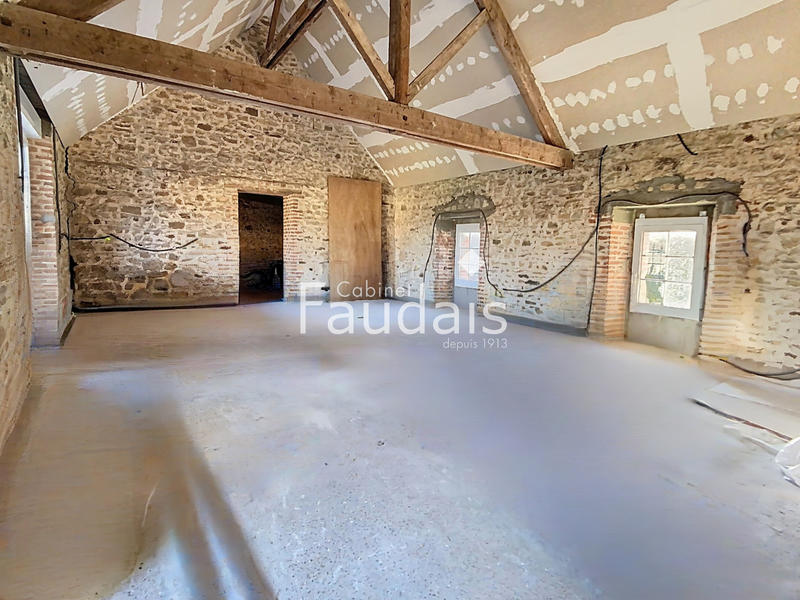 Maison - 382 m² - 13 pièces