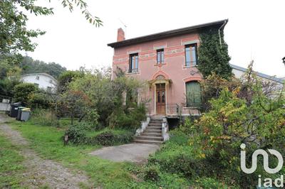 Maison - 220 m² - 11 pièces