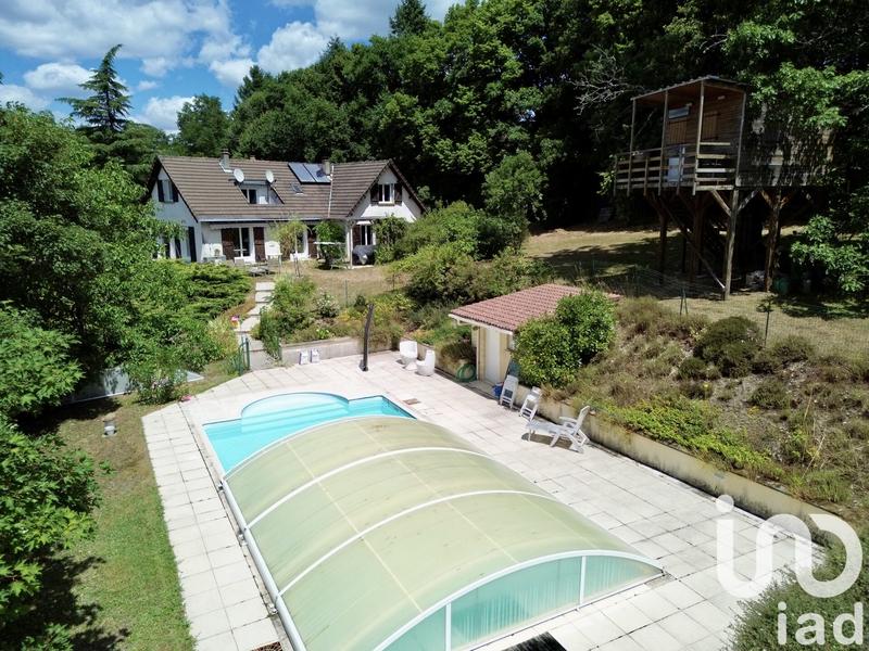 Maison - 200 m² - 8 pièces