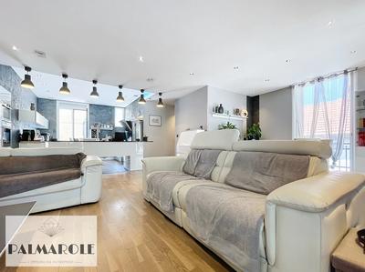 Appartement - 95 m² - 3 pièces