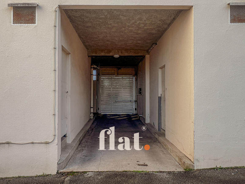 Parking / Garage - 14 m²