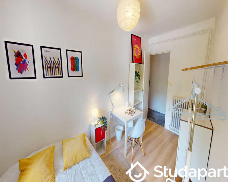 Chambre - 80 m² - 1 pièce