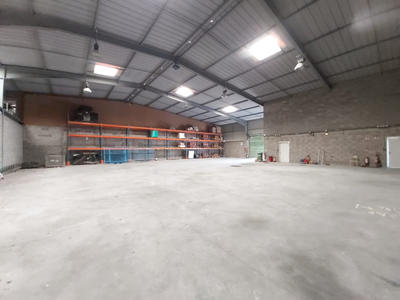 Entrepôt - 986 m²