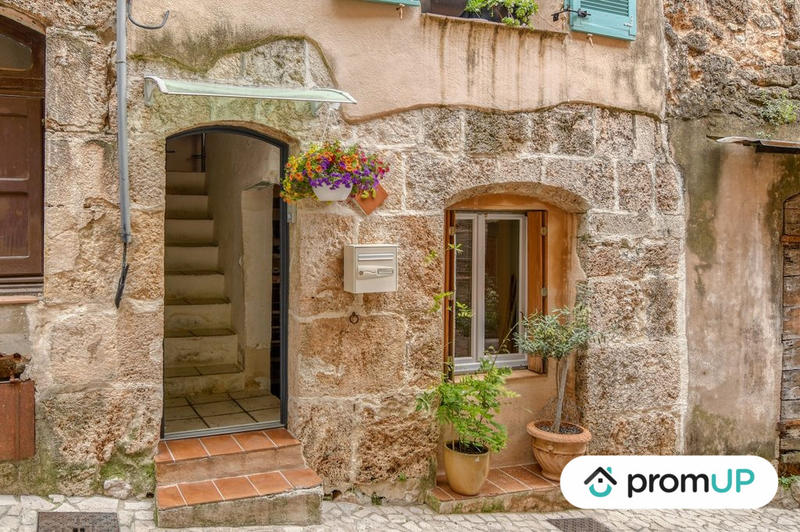 Maison - 92 m² - 5 pièces