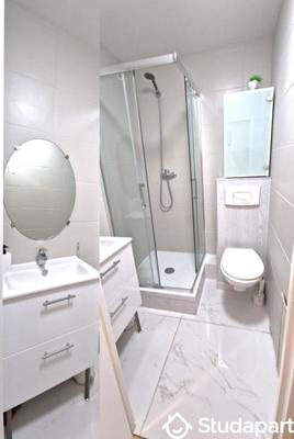 Chambre - 9 m² - 1 pièce