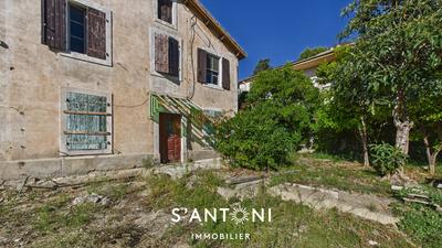 Maison - 200 m² - 9 pièces