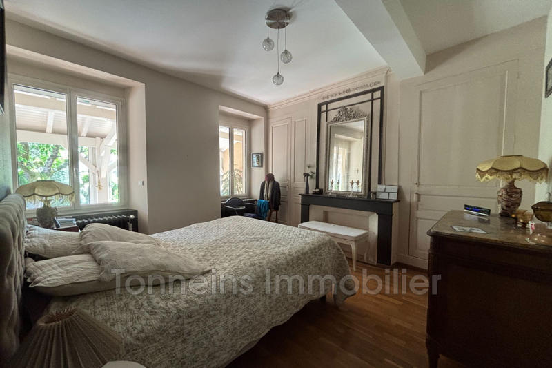 Maison - 240 m² - 7 pièces