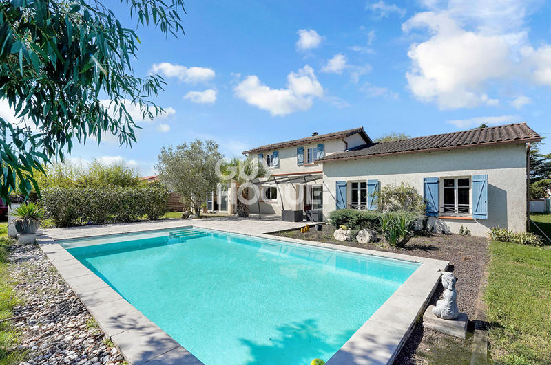 Maison - 180 m² - 7 pièces