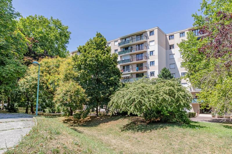 Appartement - 110 m² - 6 pièces