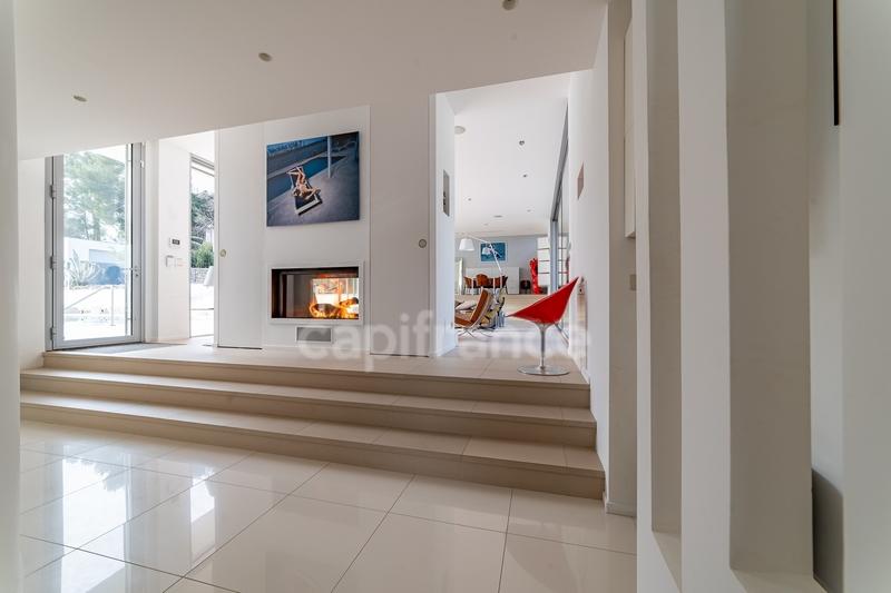 Maison - 400 m² - 11 pièces