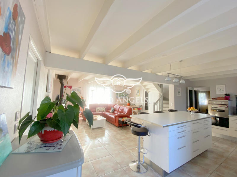 Maison - 206 m² - 9 pièces