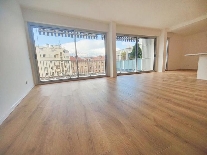 Appartement - 134 m² - 6 pièces
