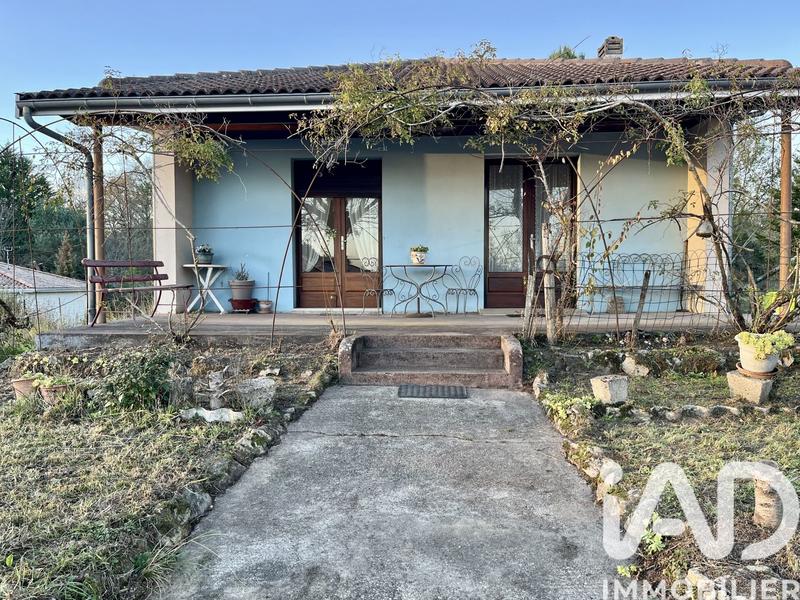 Maison - 104 m² - 4 pièces