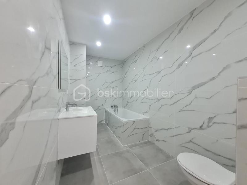 Maison traditionnelle - 100 m² - 4 pièces