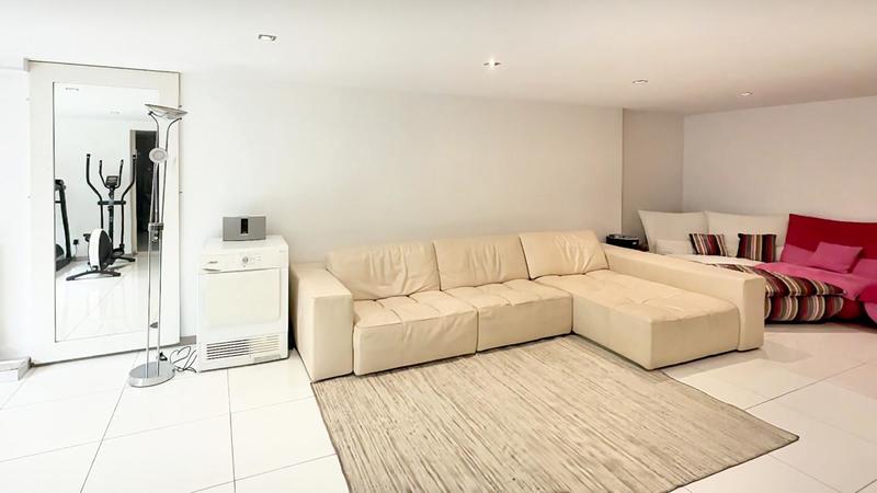 Maison - 353 m² - 7 pièces