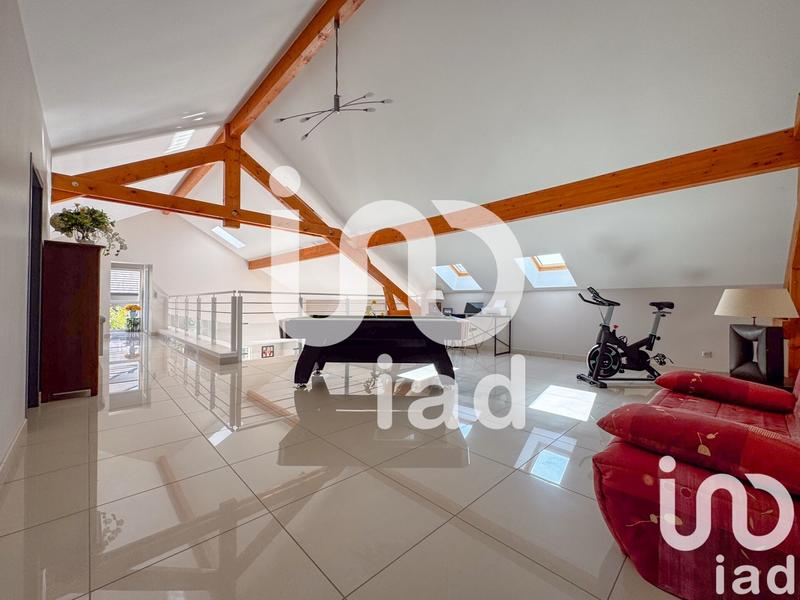 Maison - 242 m² - 6 pièces