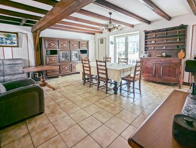 Maison - 93 m² - 6 pièces