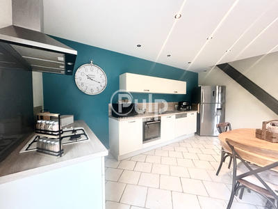 Corps de ferme - 260 m² - 8 pièces