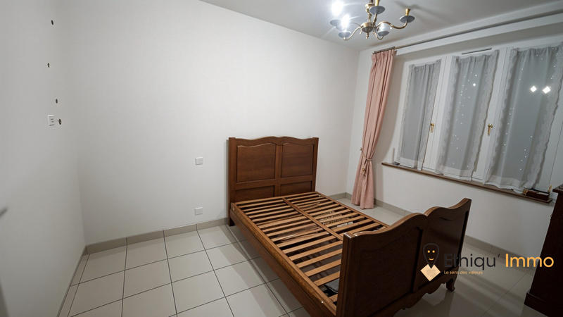 Maison - 208 m² - 9 pièces