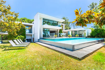 Maison contemporaine - 332 m² - 8 pièces