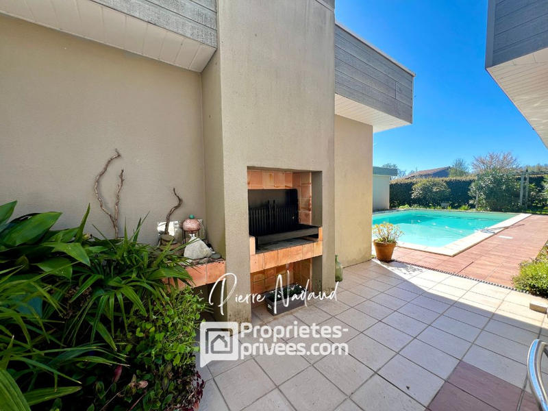 Maison - 207 m² - 5 pièces