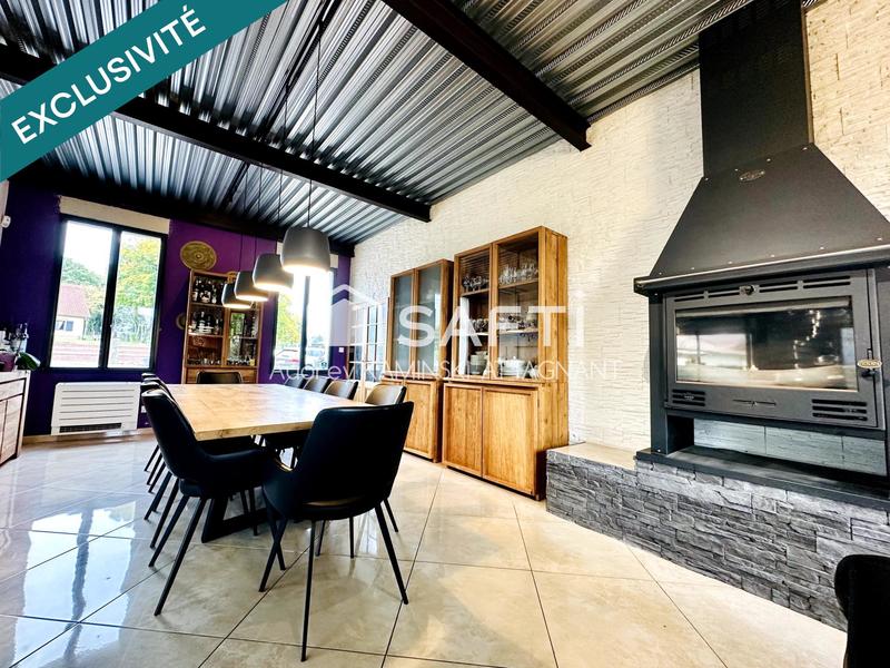 Maison - 256 m² - 9 pièces