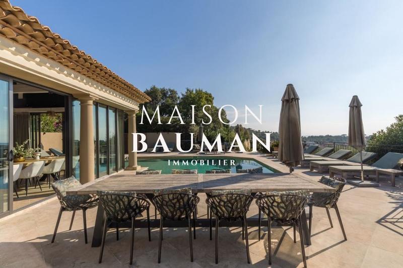 Villa - 300 m² - 8 pièces