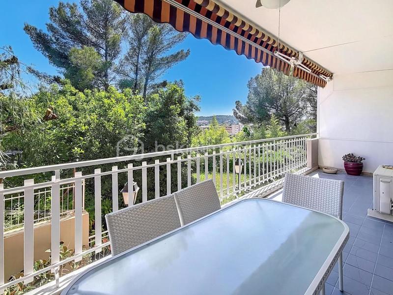 Appartement - 90 m² - 4 pièces