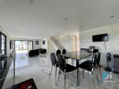 Maison - 115 m² - 4 pièces