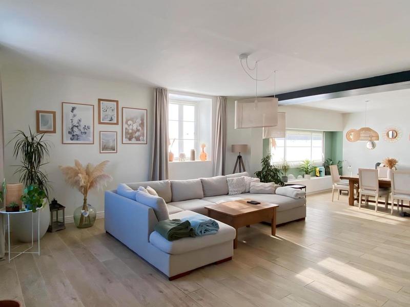 Maison - 200 m² - 6 pièces