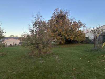 Terrain - 1 800 m²