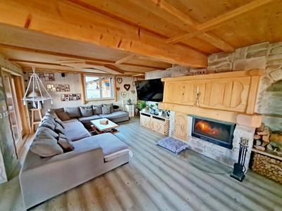 Châlet - 218 m² - 11 pièces