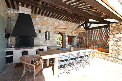 Maison - 231 m² - 7 pièces