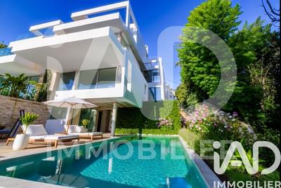 Appartement - 250 m² - 5 pièces