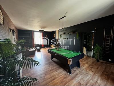 Maison - 246 m² - 6 pièces