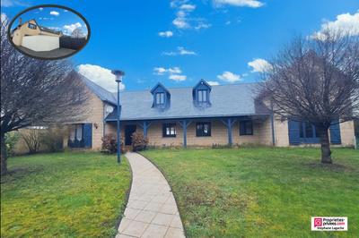 Maison - 255 m² - 8 pièces