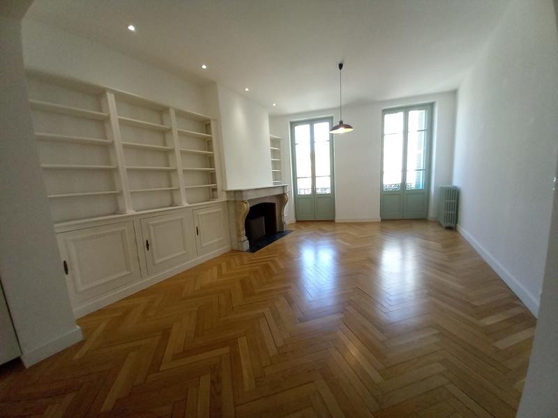Appartement - 155 m² - 5 pièces