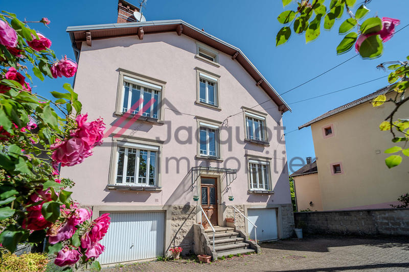 Maison - 211 m² - 10 pièces