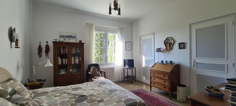 Maison - 274 m² - 11 pièces