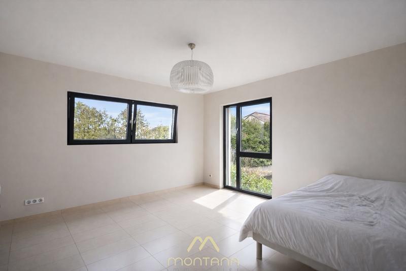 Villa - 285 m² - 8 pièces