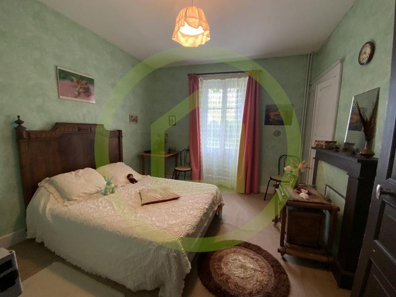 Maison - 185 m² - 8 pièces