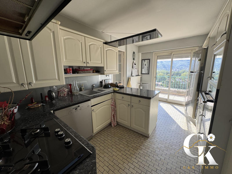 Appartement - 132 m² - 5 pièces