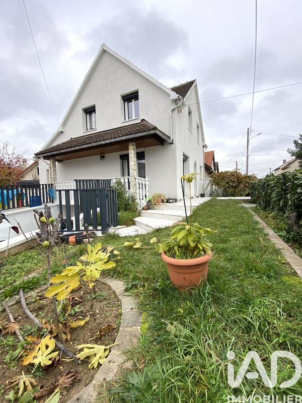 Maison - 98 m² - 6 pièces