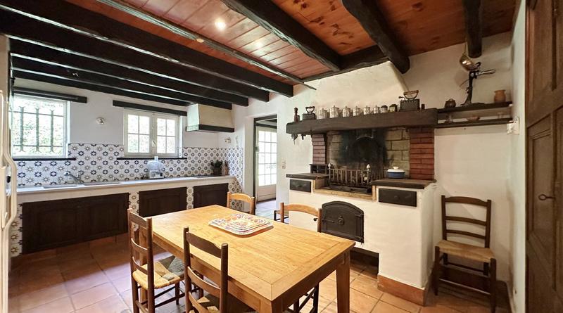 Maison - 210 m² - 8 pièces