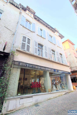 Maison - 380 m² - 14 pièces