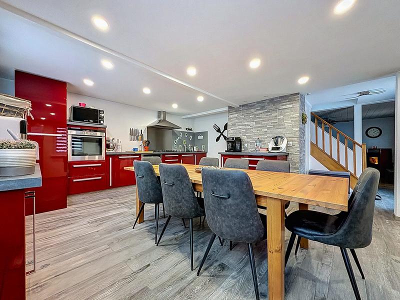 Maison - 98 m² - 5 pièces