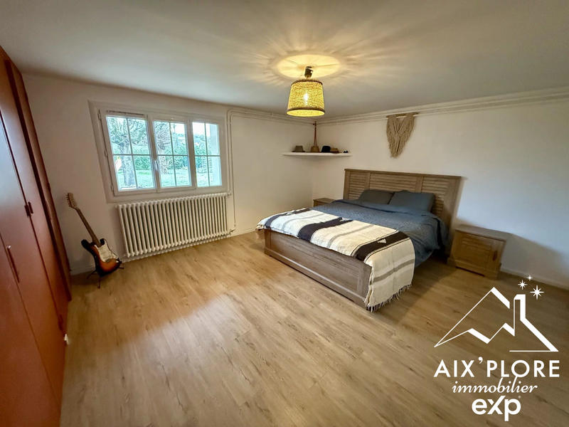 Maison - 265 m² - 12 pièces